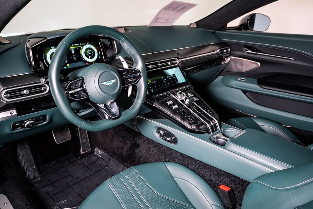 Used 2025 Aston Martin V8 Vantage Coupe RWD image 24