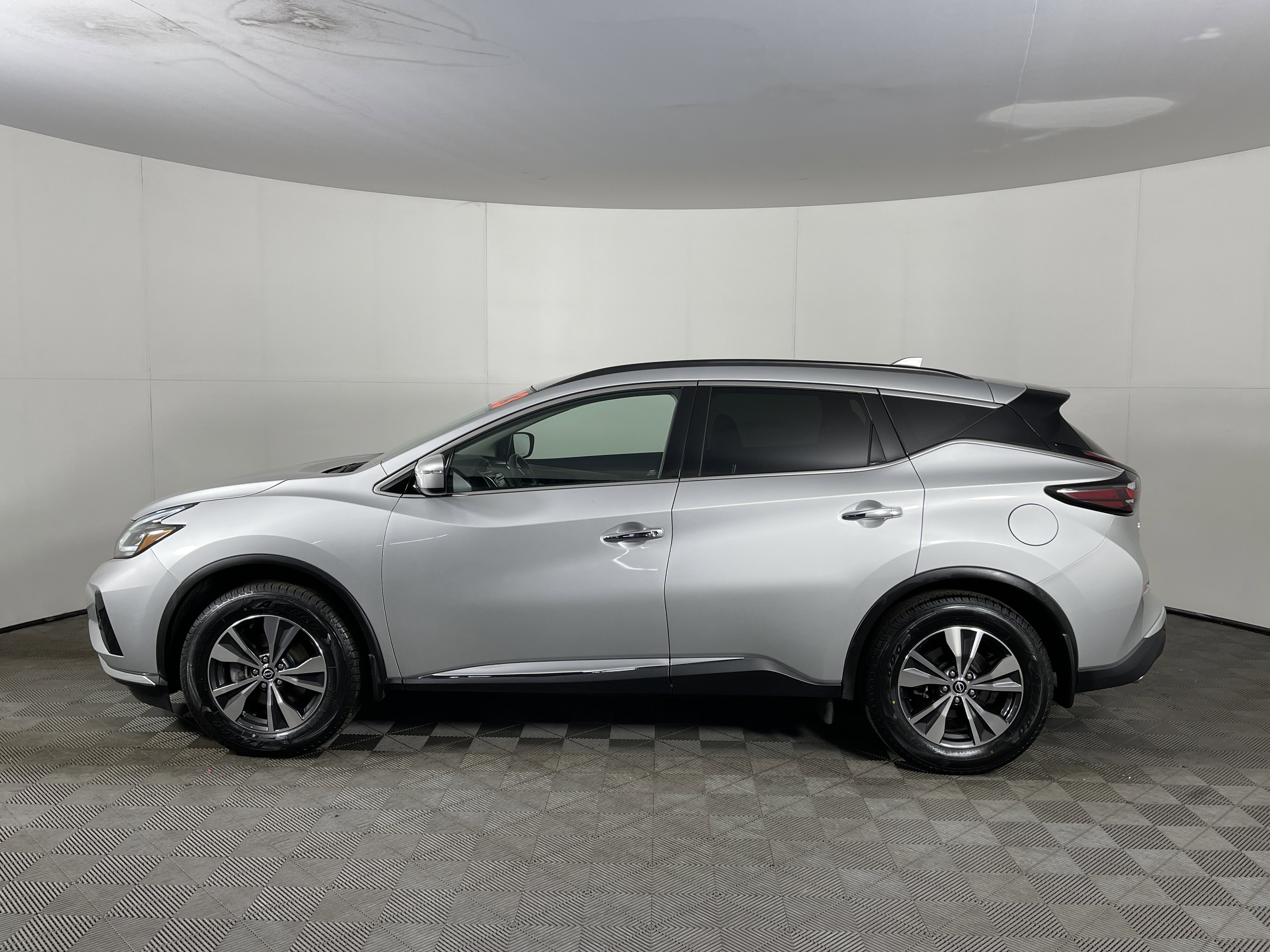 Used 2023 Nissan Murano SV image 3