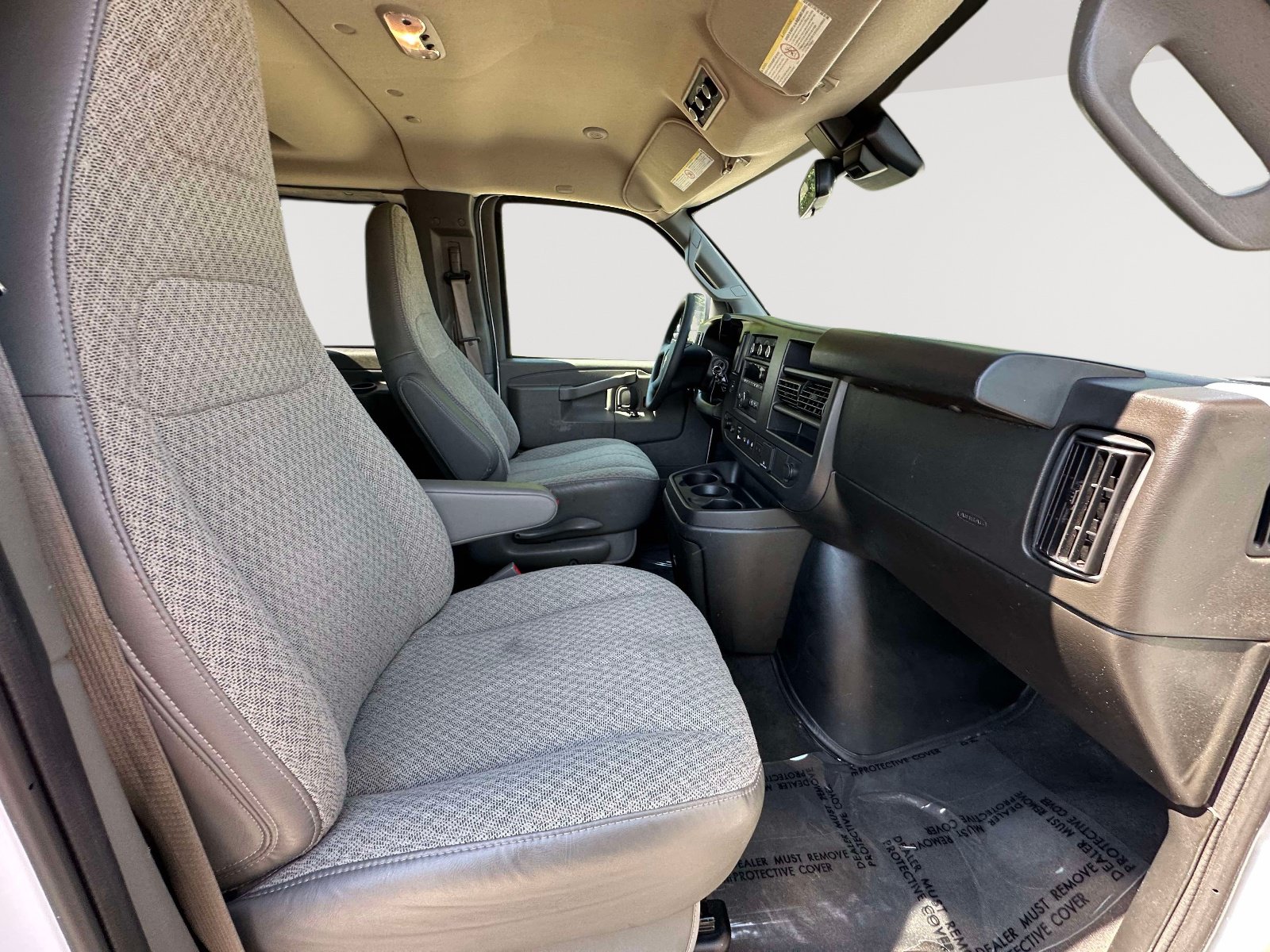 Used 2025 Chevrolet Express 3500 LT w/ LT Preferred Equipment Group RWD image 22