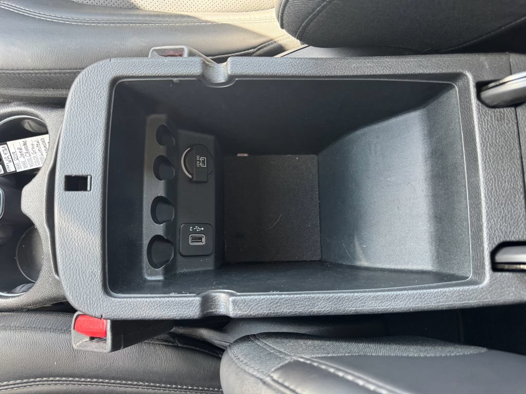Used 2019 Jeep Cherokee Limited w/ Trailer Tow Group AWD/4WD image 32