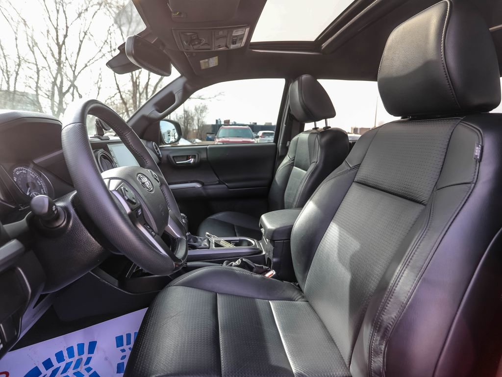 Used 2023 Toyota Tacoma TRD Off-Road w/ TRD Premium Off Road Package image 11