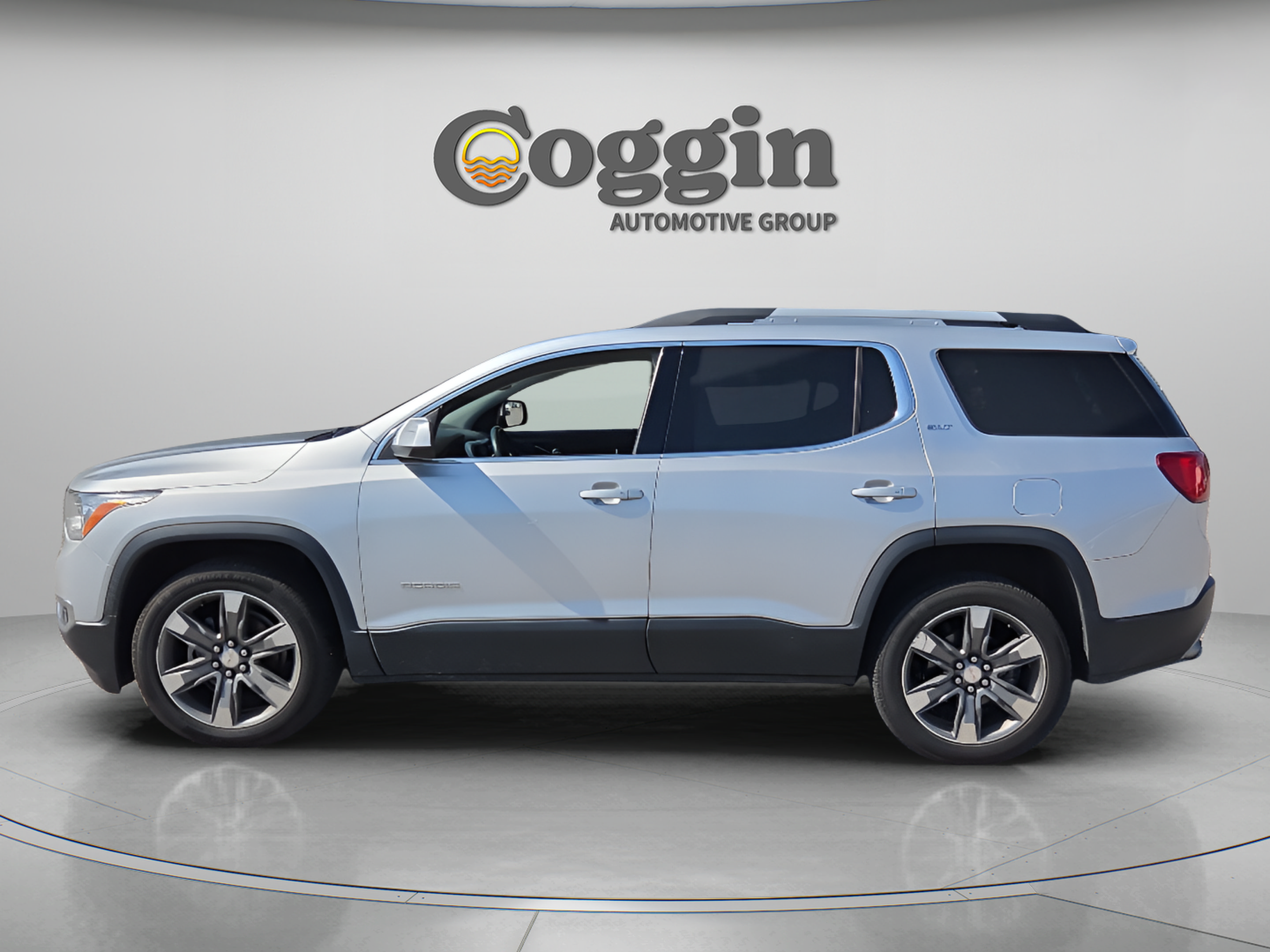 Used 2018 GMC Acadia SLT AWD/4WD image 2