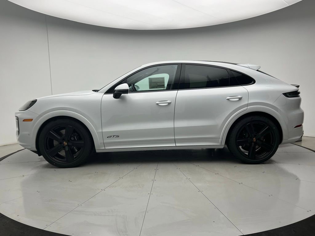 New 2026 Porsche Cayenne GTS image 2