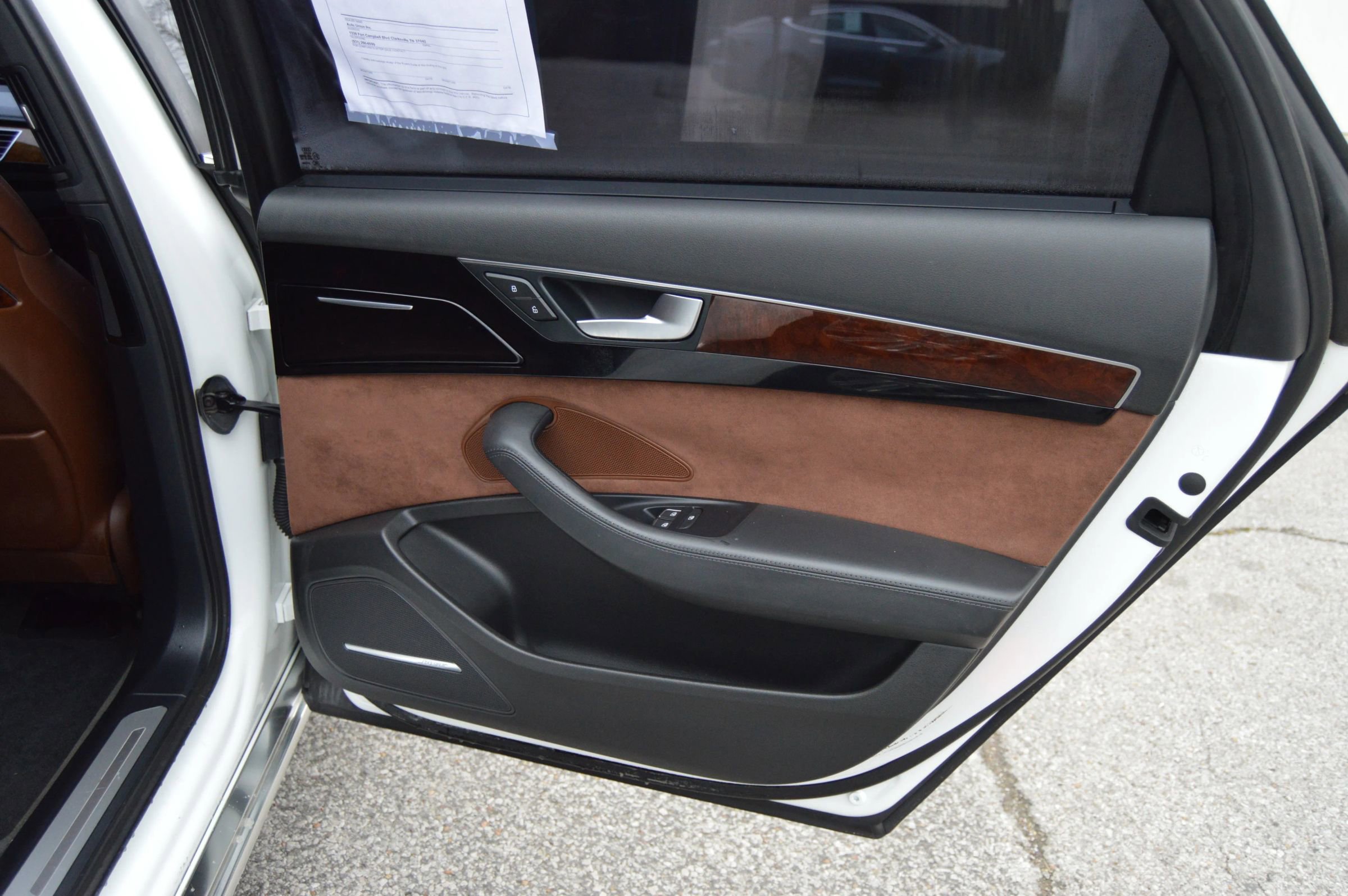 Used 2011 Audi A8 L 4.2 image 17