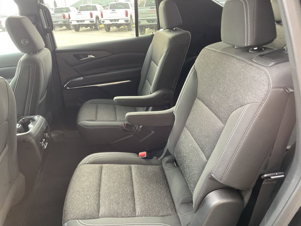 Used 2025 Chevrolet Traverse LT image 28