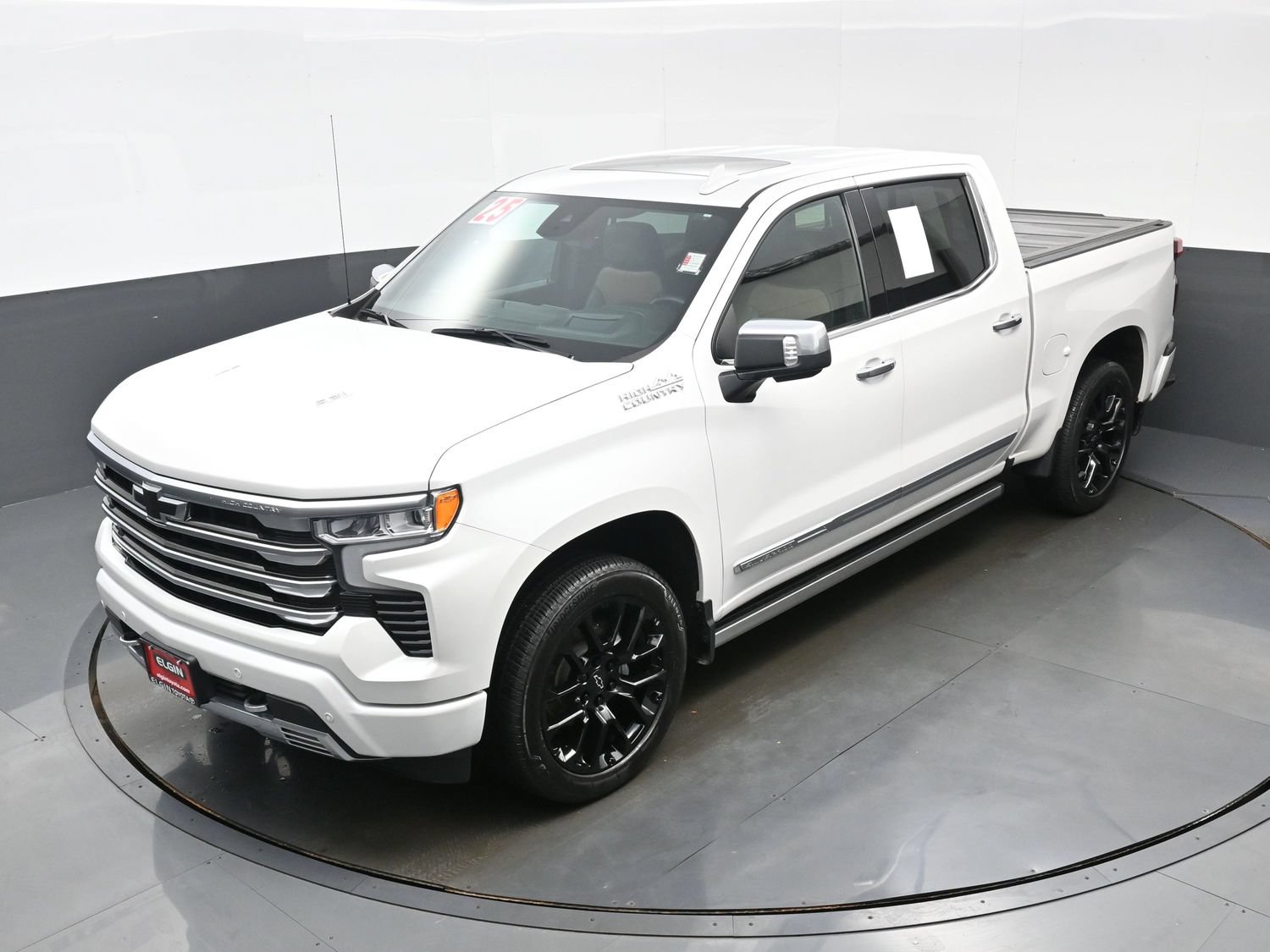 Used 2025 Chevrolet Silverado 1500 High Country AWD/4WD image 39