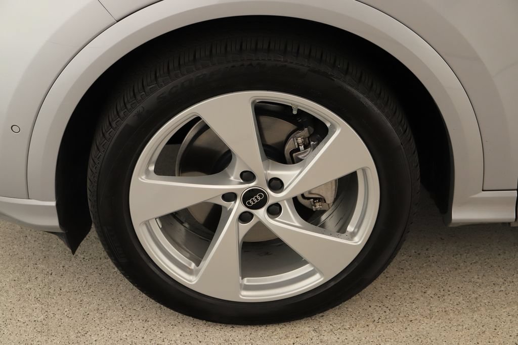 Certified 2025 Audi Q5 Prestige AWD/4WD image 33