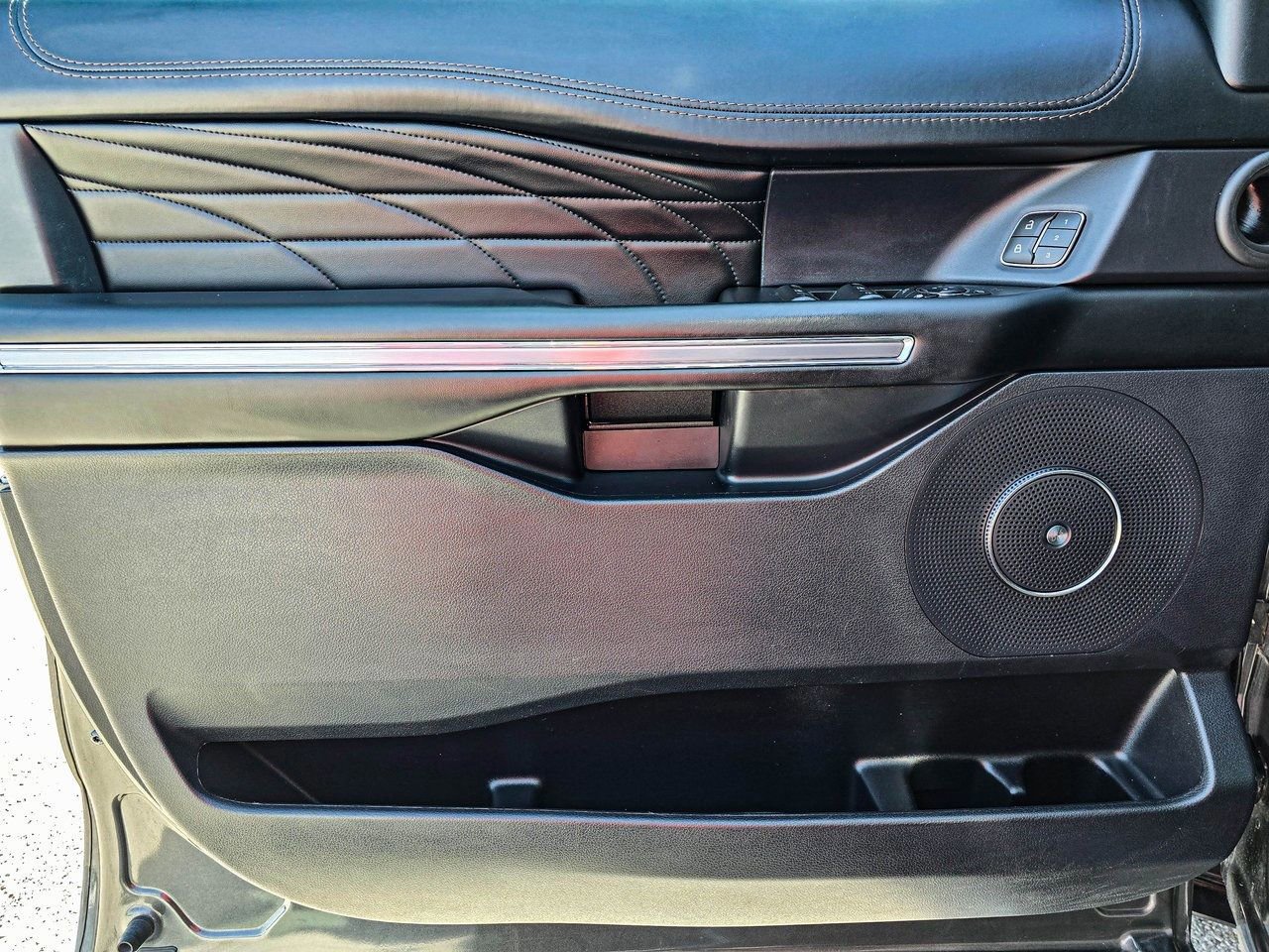 Used 2020 Ford Expedition Platinum image 13