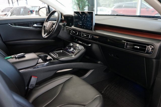 Used 2022 Lincoln Nautilus Reserve w/ Monochromatic Package image 46