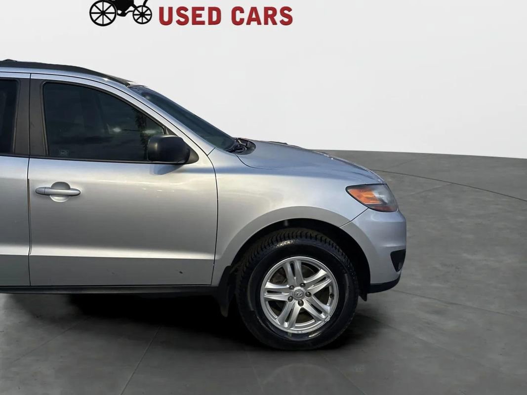 Used 2011 Hyundai Santa Fe GLS image 4
