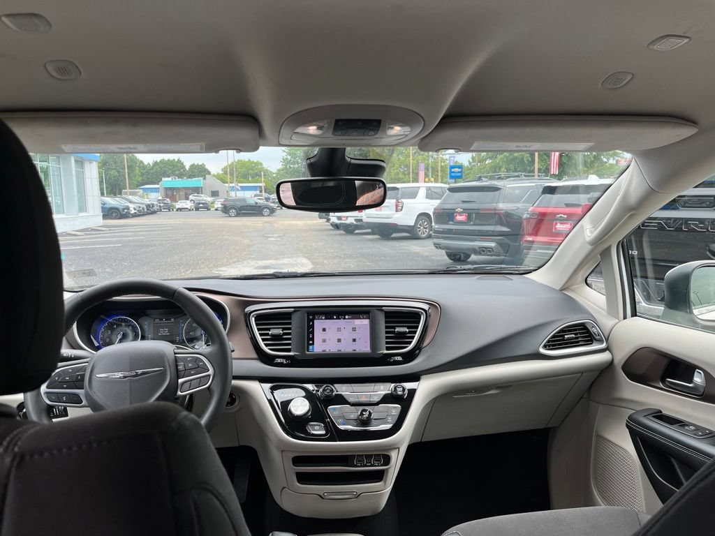 Used 2023 Chrysler Voyager LX FWD image 53