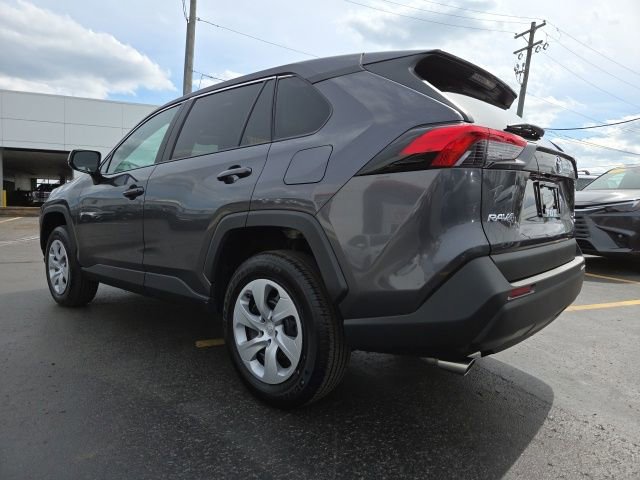 Used 2025 Toyota RAV4 LE AWD/4WD image 5