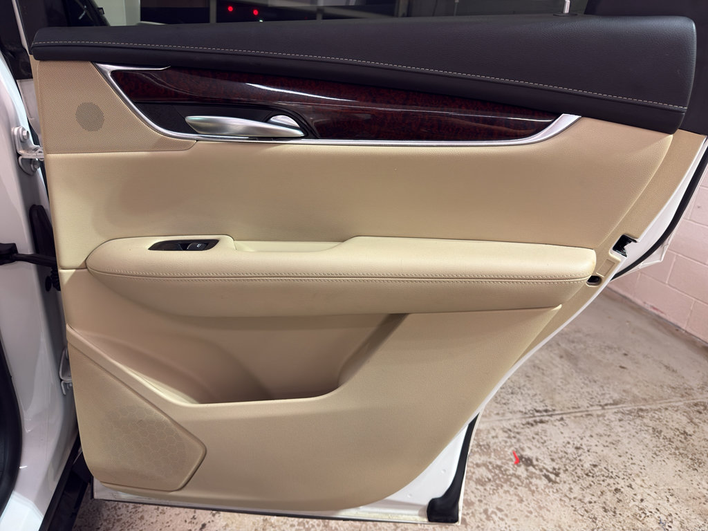 Used 2017 Cadillac XT5 Luxury w/ Driver Awareness Package AWD/4WD image 25