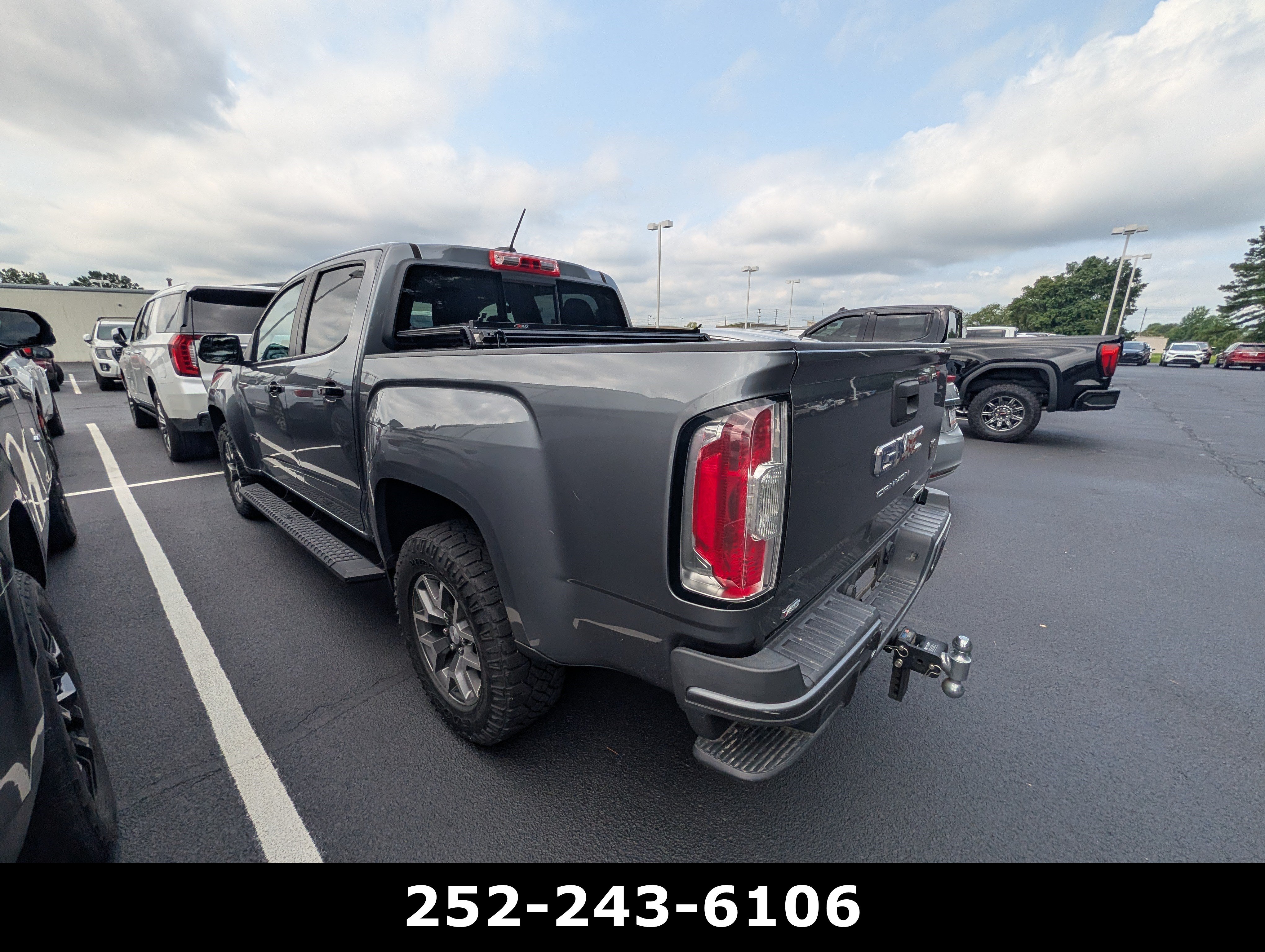 Used 2022 GMC Canyon AT4 w/ Trailering Package AWD/4WD image 5