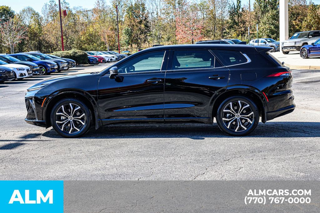 Used 2025 Toyota Crown Signia image 9