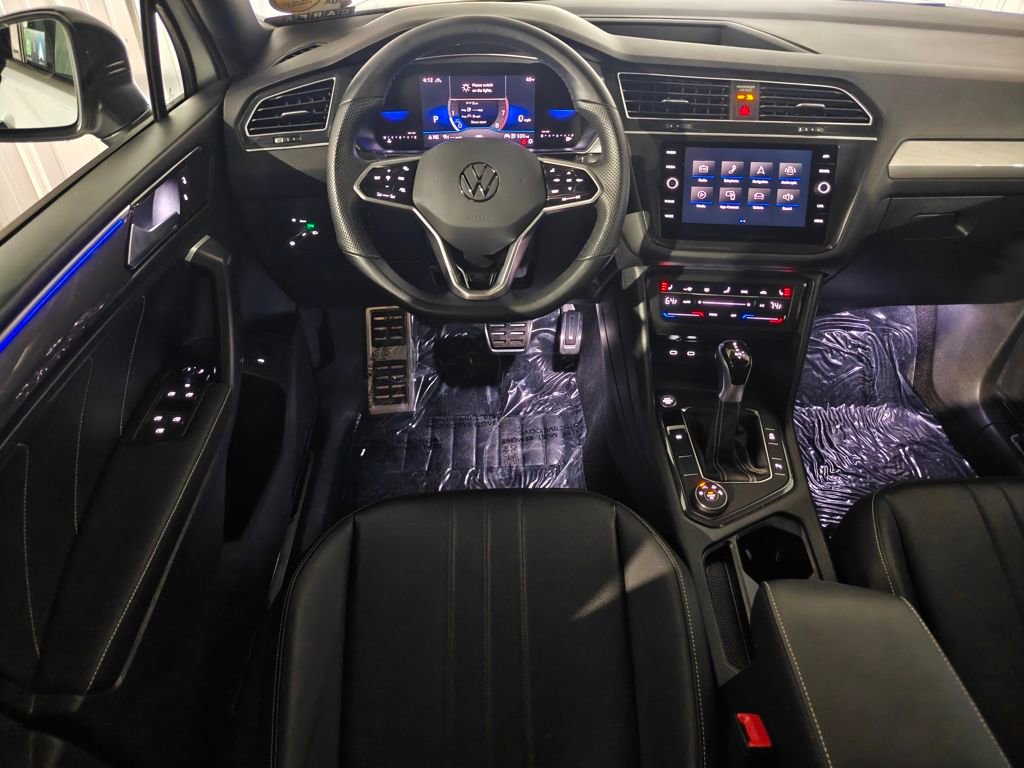 Used 2024 Volkswagen Tiguan SE R-Line image 5