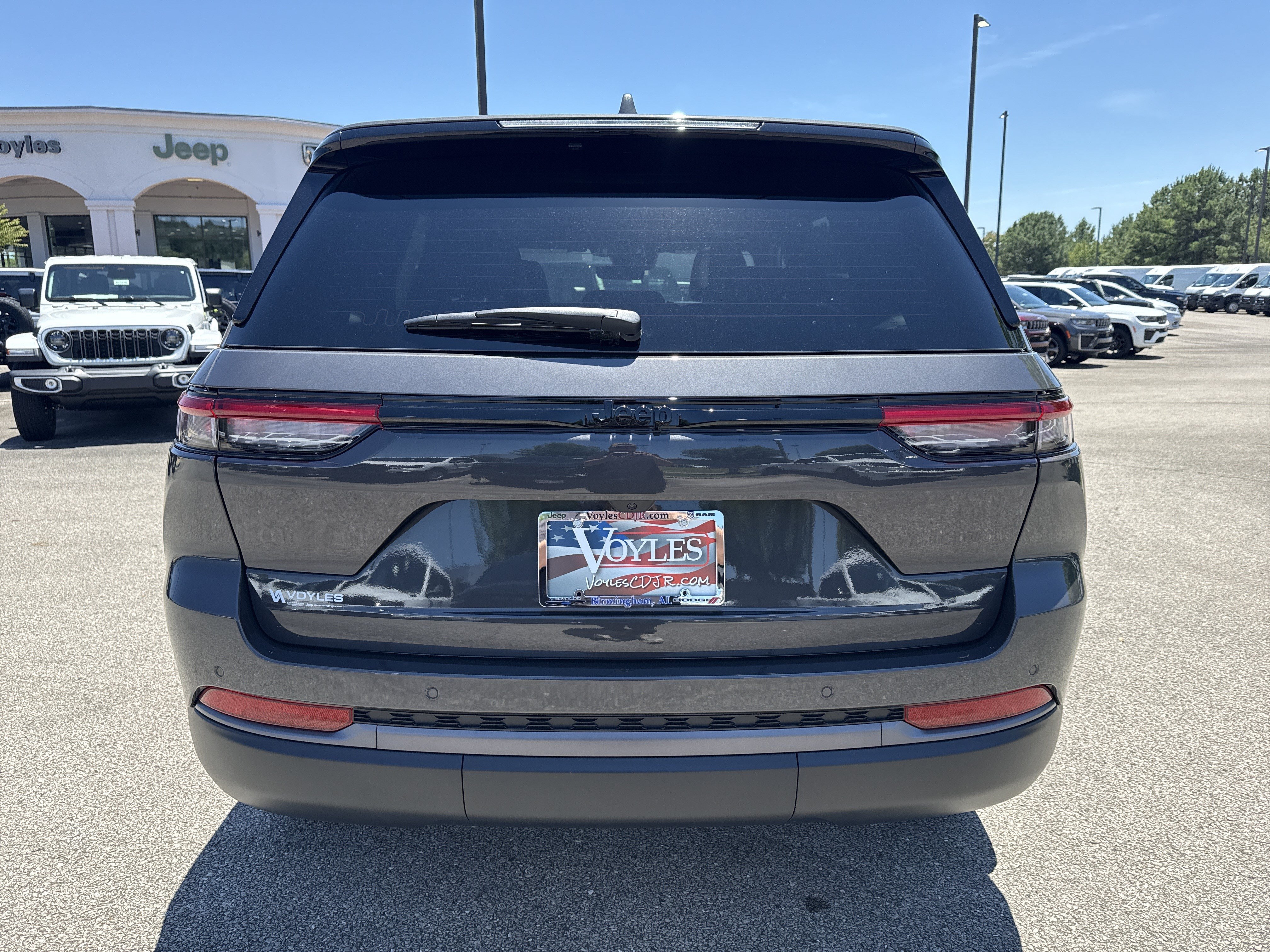New 2026 Jeep Grand Cherokee Altitude RWD image 6