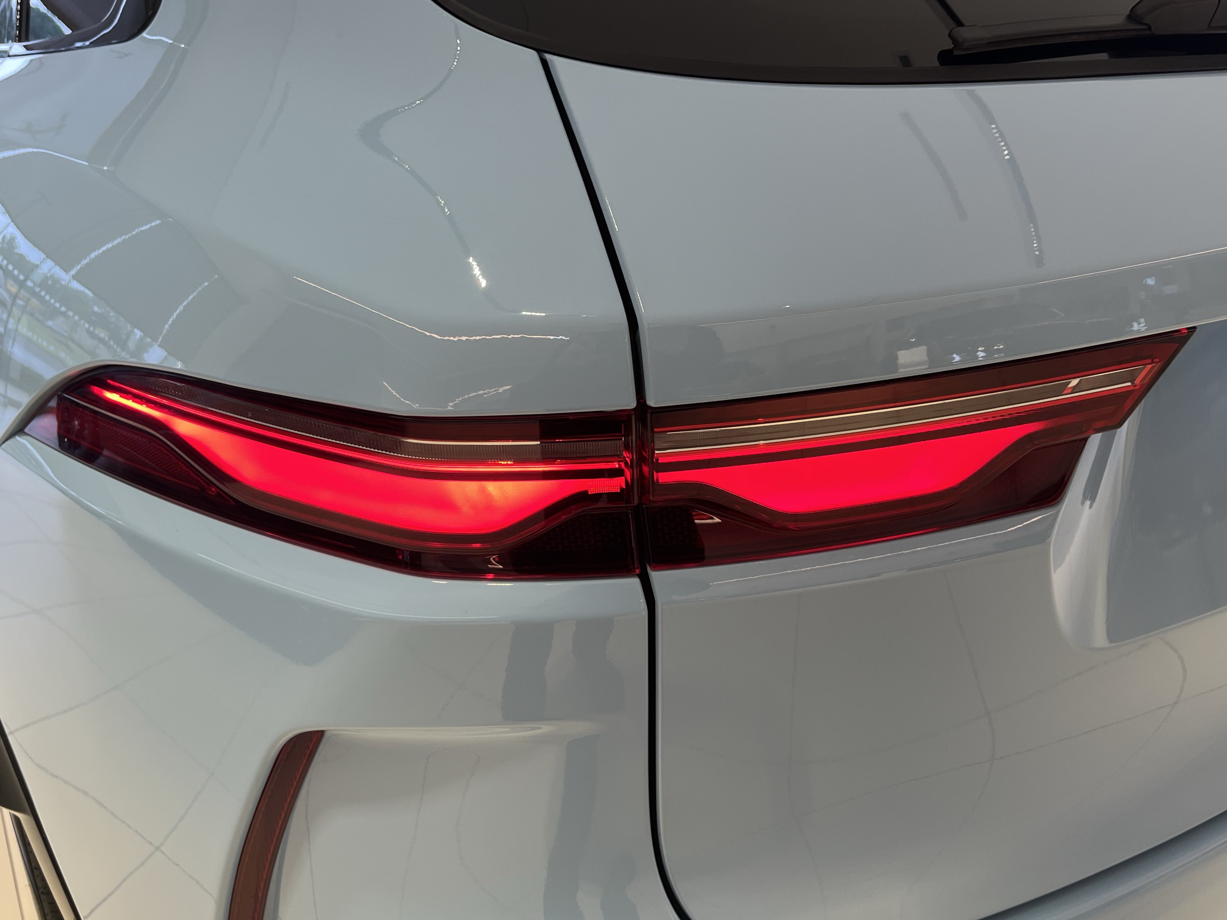New 2026 Jaguar F-PACE SVR 575 Edition AWD/4WD image 21