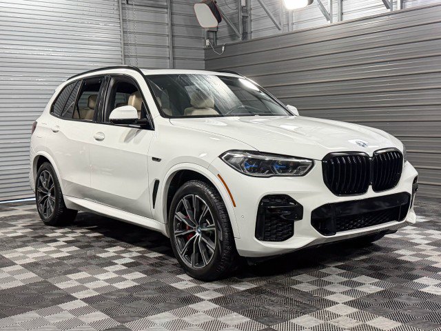 Used 2022 BMW X5 xDrive45e w/ M Sport Package image 4