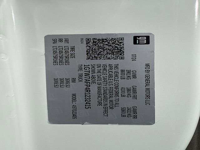 Used 2024 GMC Savana 2500 w/ Driver Convenience Package image 32