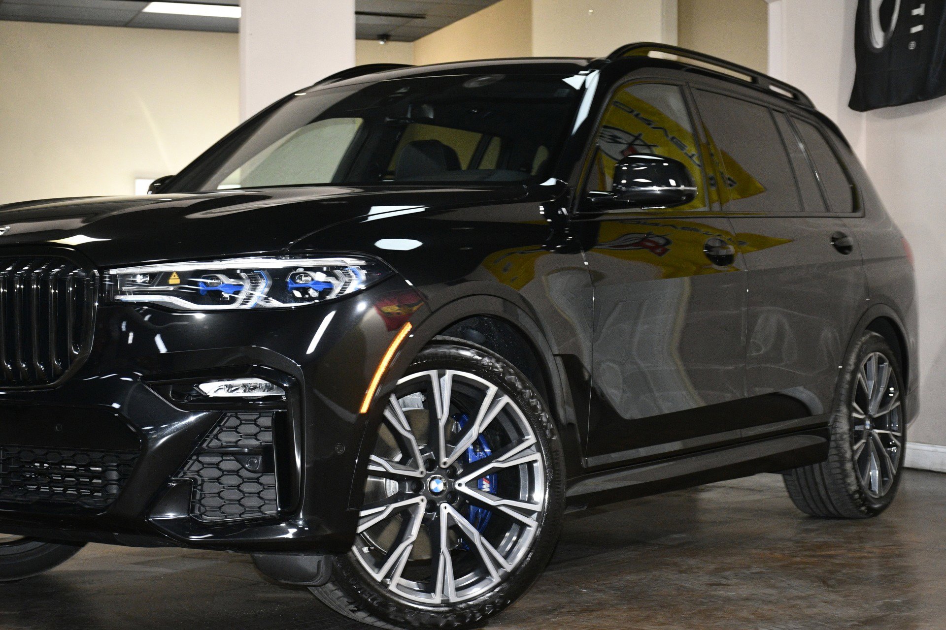 Used 2022 BMW X7 M50i w/ Luxury Seating Package image 54