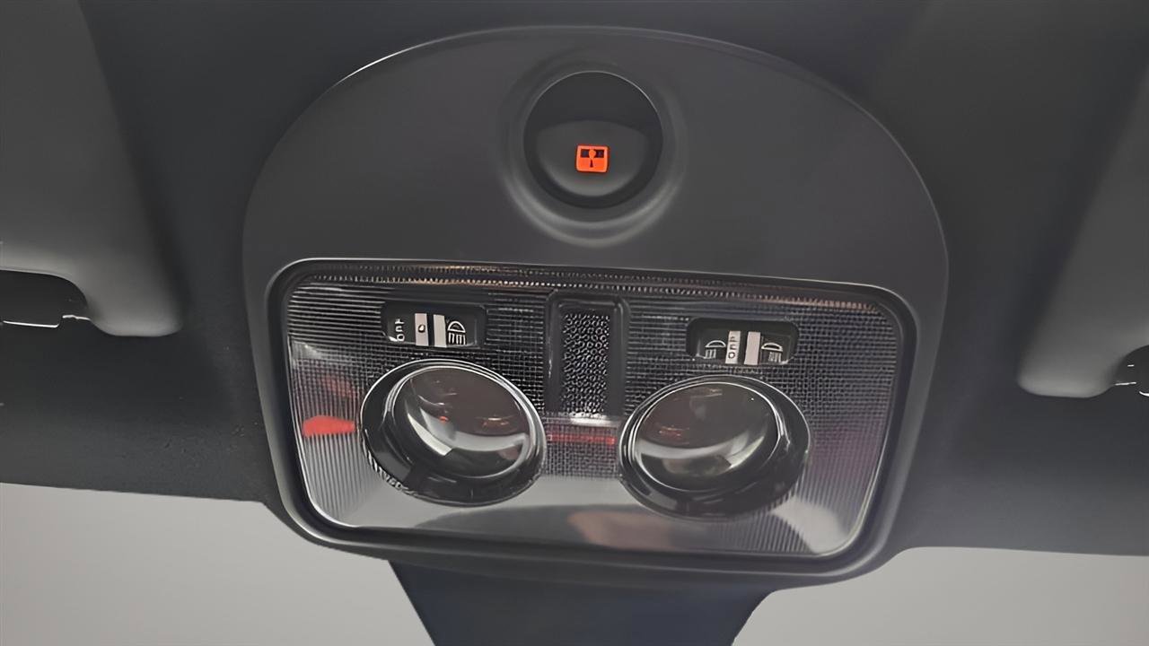 Used 2012 FIAT 500 Abarth w/ Safety & Convenience Pkg FWD image 17