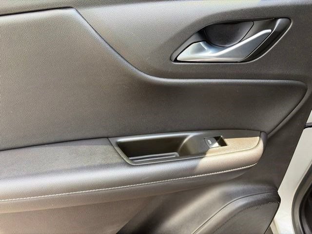 Used 2020 Chevrolet Blazer LT FWD image 32