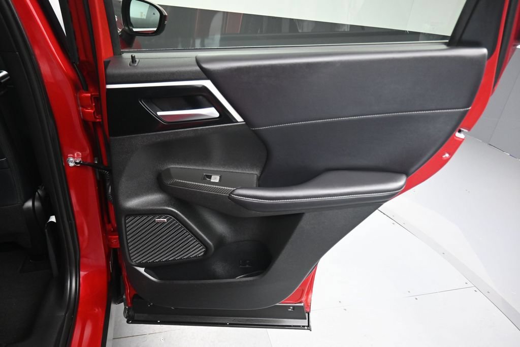 Used 2025 Mitsubishi Outlander AWD image 43