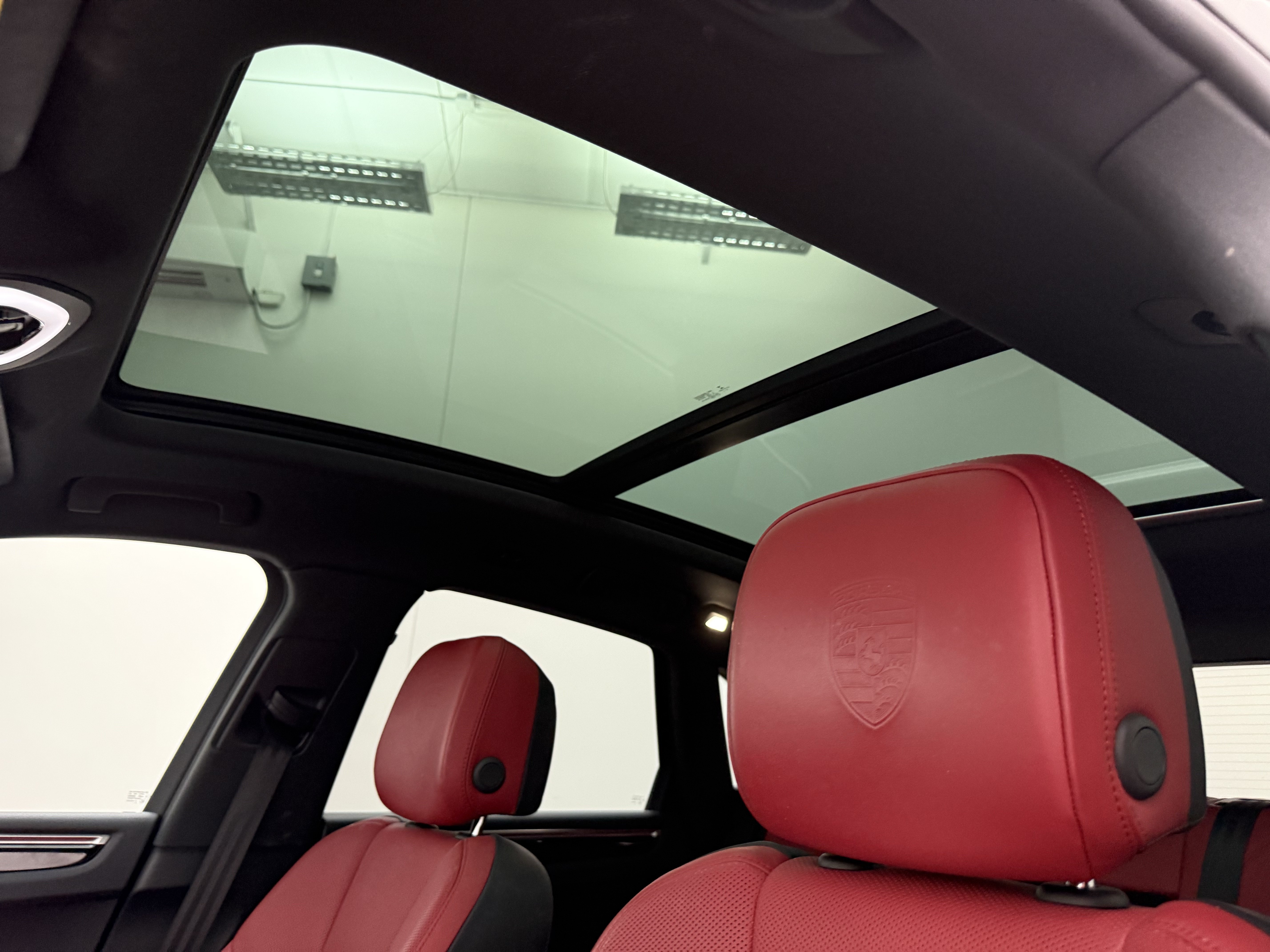 Used 2020 Porsche Macan S AWD/4WD image 14