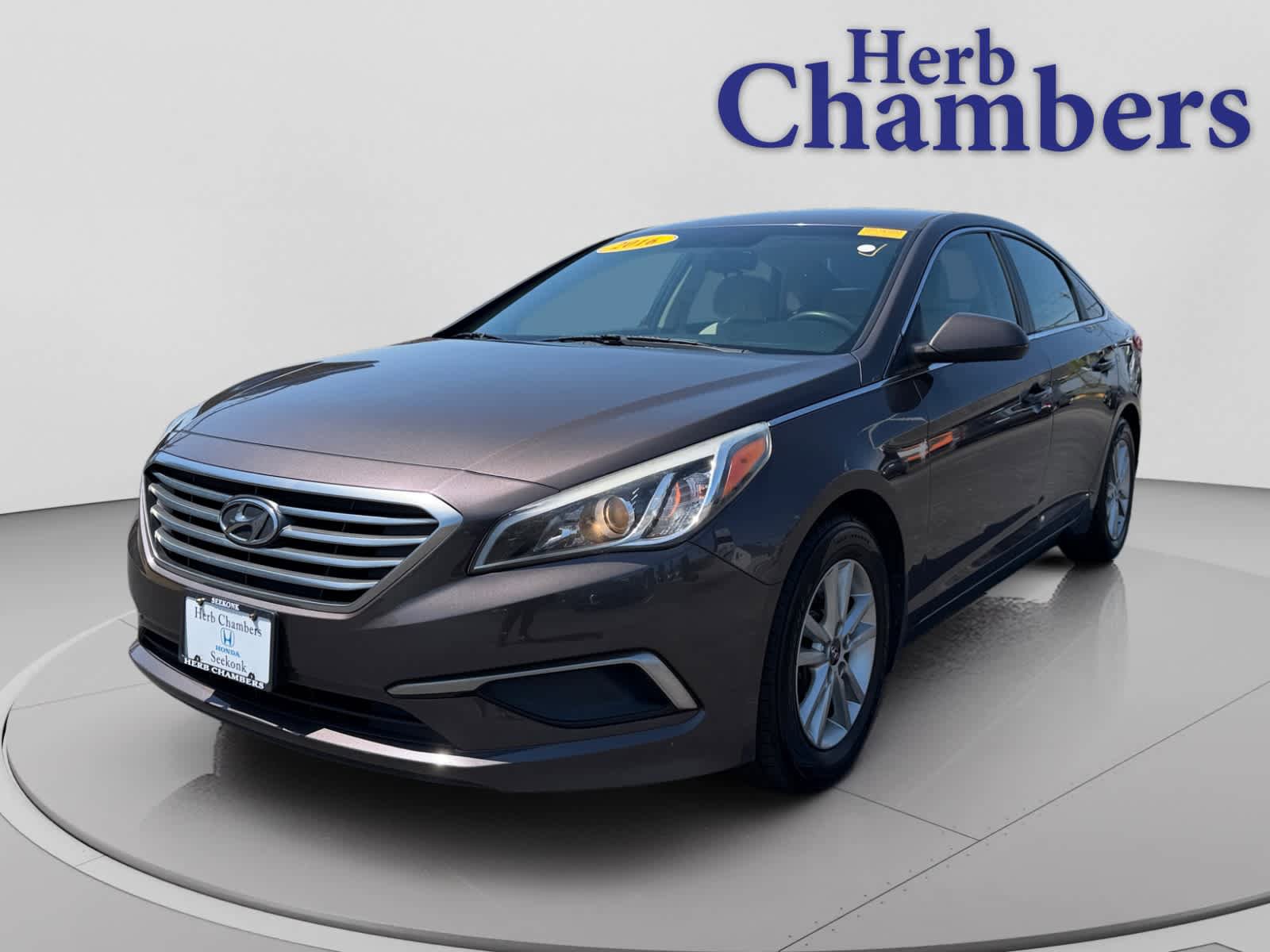Used 2016 Hyundai Sonata SE w/ Cargo Package FWD image 11