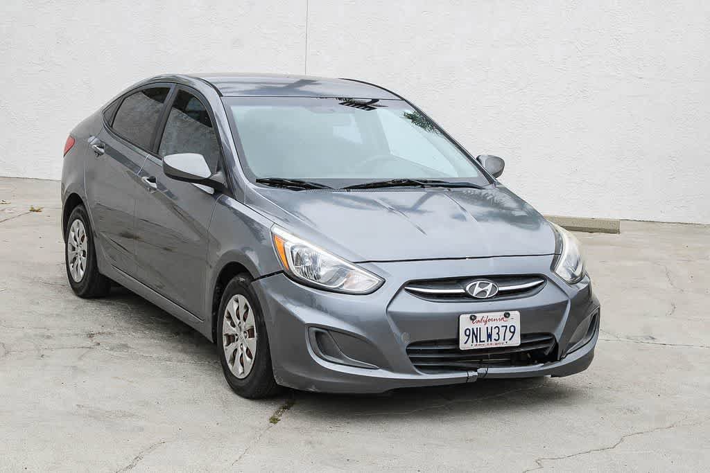 Used 2015 Hyundai Accent GLS FWD image 3