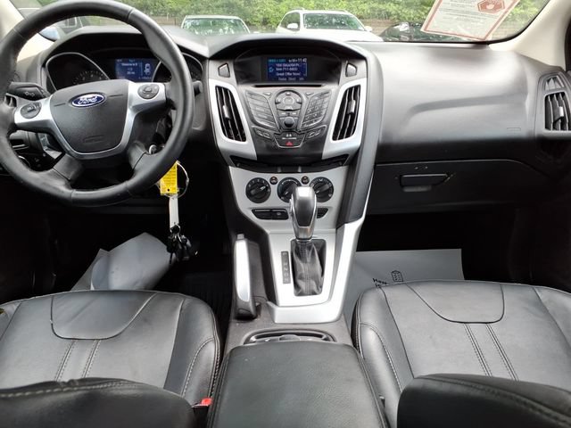 Used 2014 Ford Focus SE w/ Equipment Group 201A FWD image 11