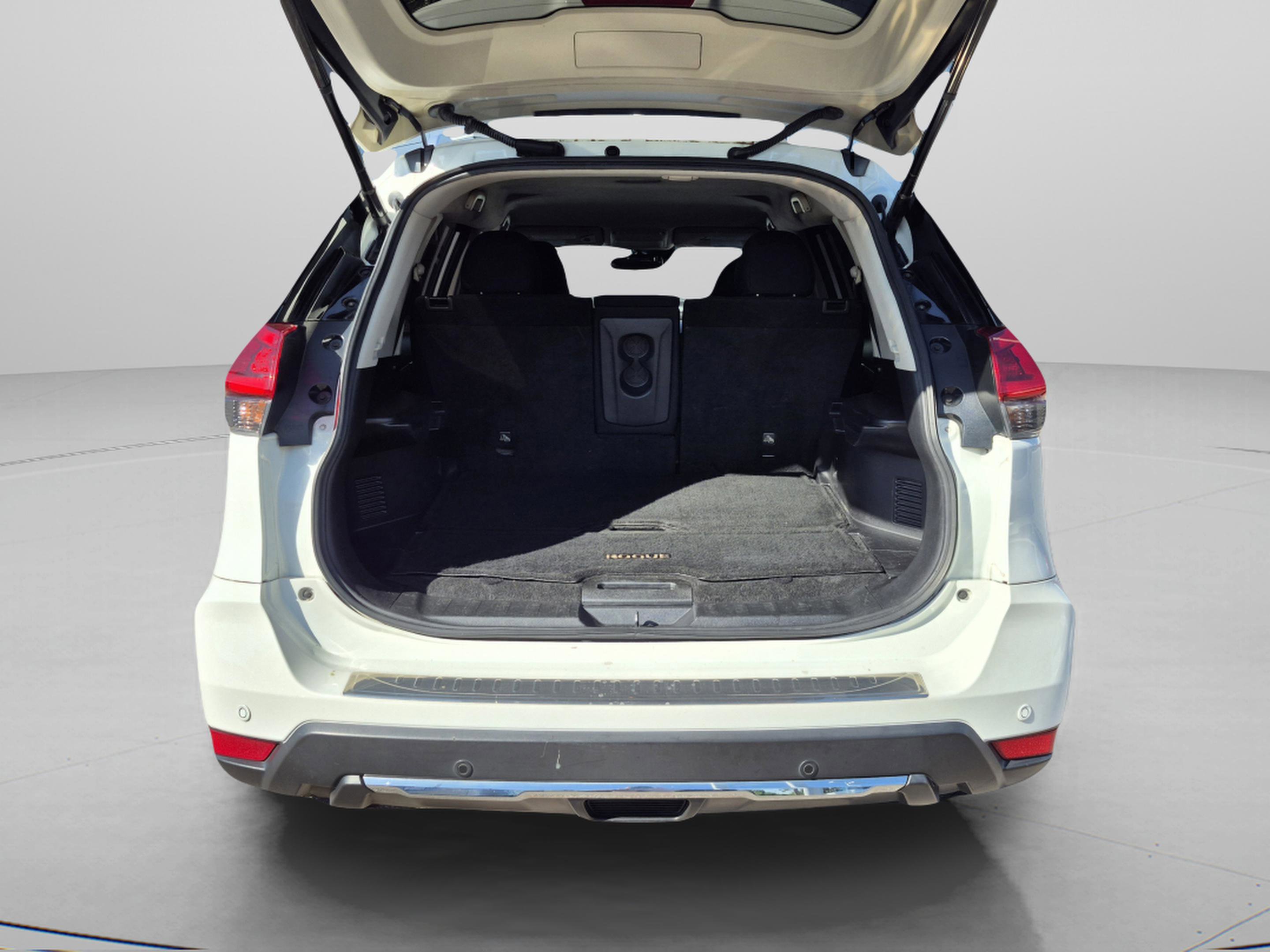 Used 2020 Nissan Rogue SV AWD/4WD image 11
