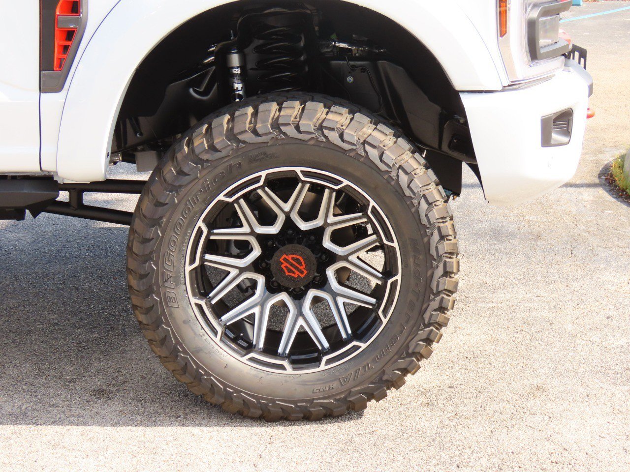 New 2026 Ford F250 Lariat w/ Black Appearance Package image 9