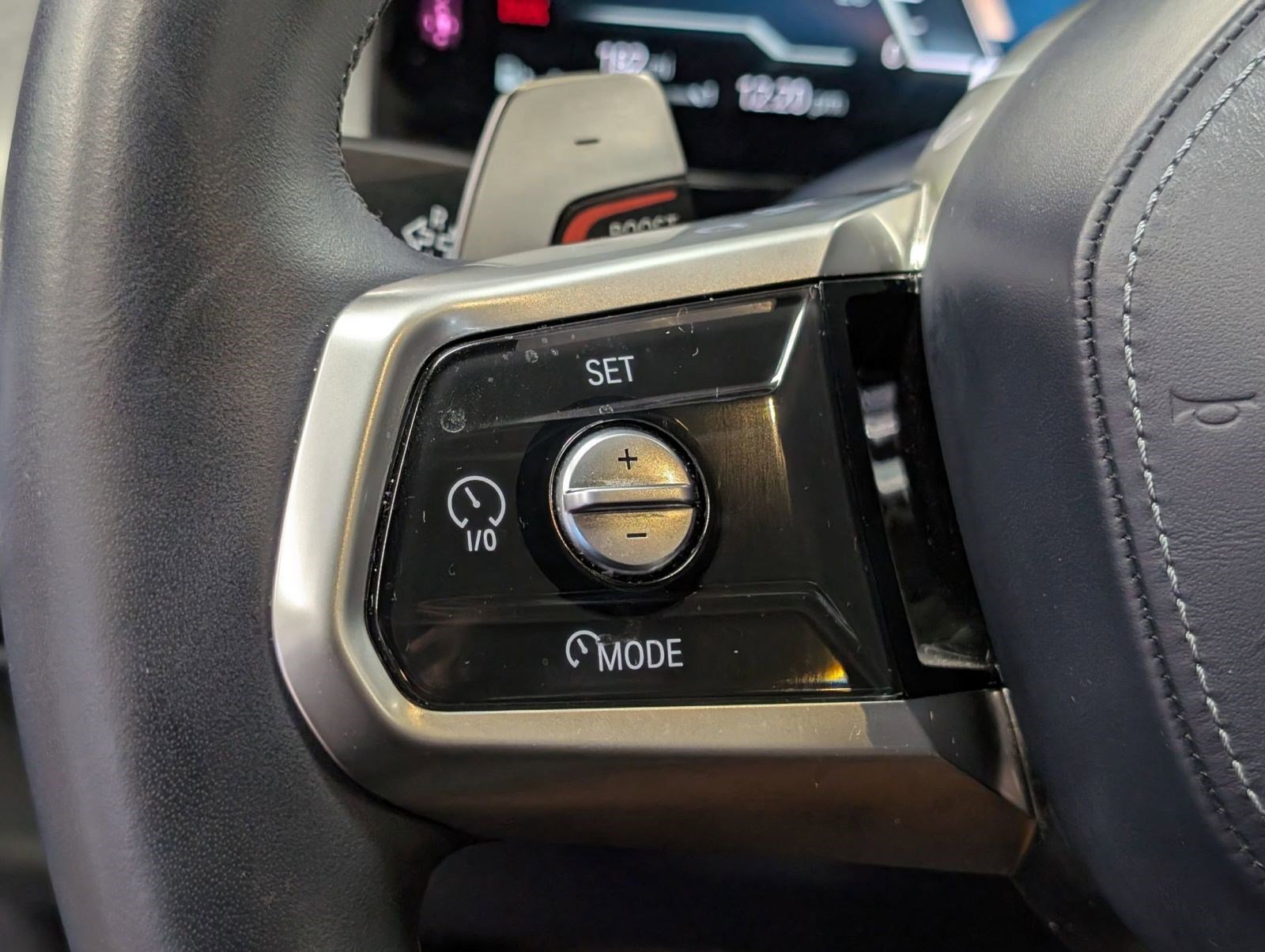 Used 2023 BMW 760i xDrive image 18