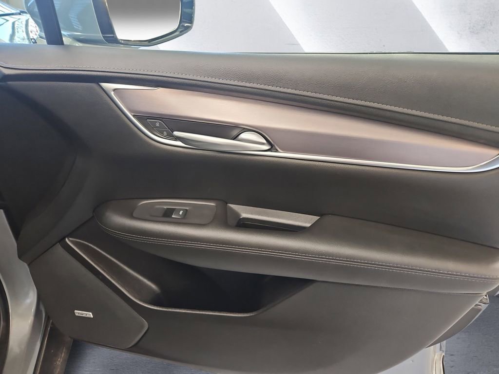 Used 2023 Cadillac XT5 Luxury image 15