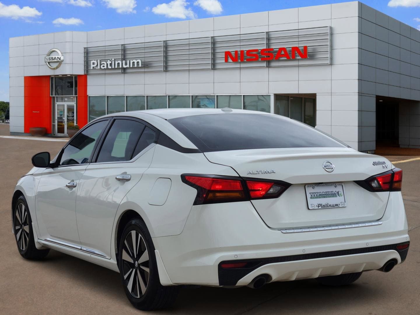 Used 2022 Nissan Altima 2.5 SV w/ SV Premium Package image 5