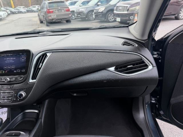 Used 2021 Chevrolet Malibu LT image 36
