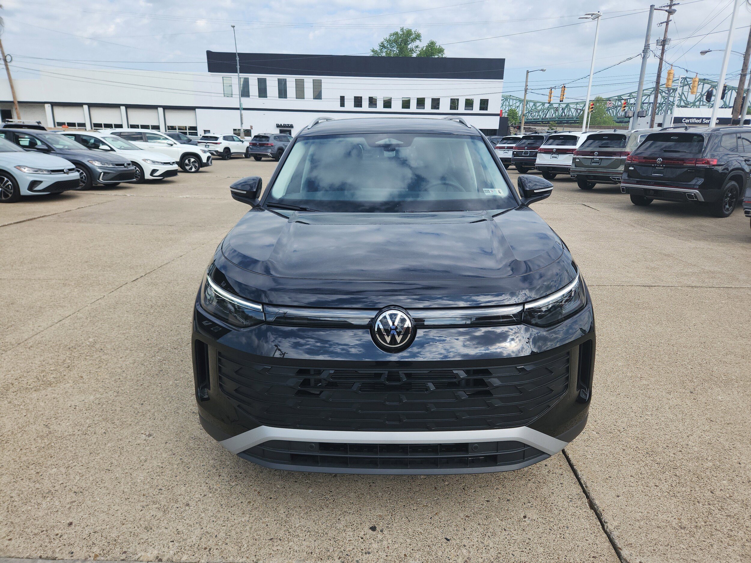 New 2026 Volkswagen Tiguan SE AWD/4WD image 8