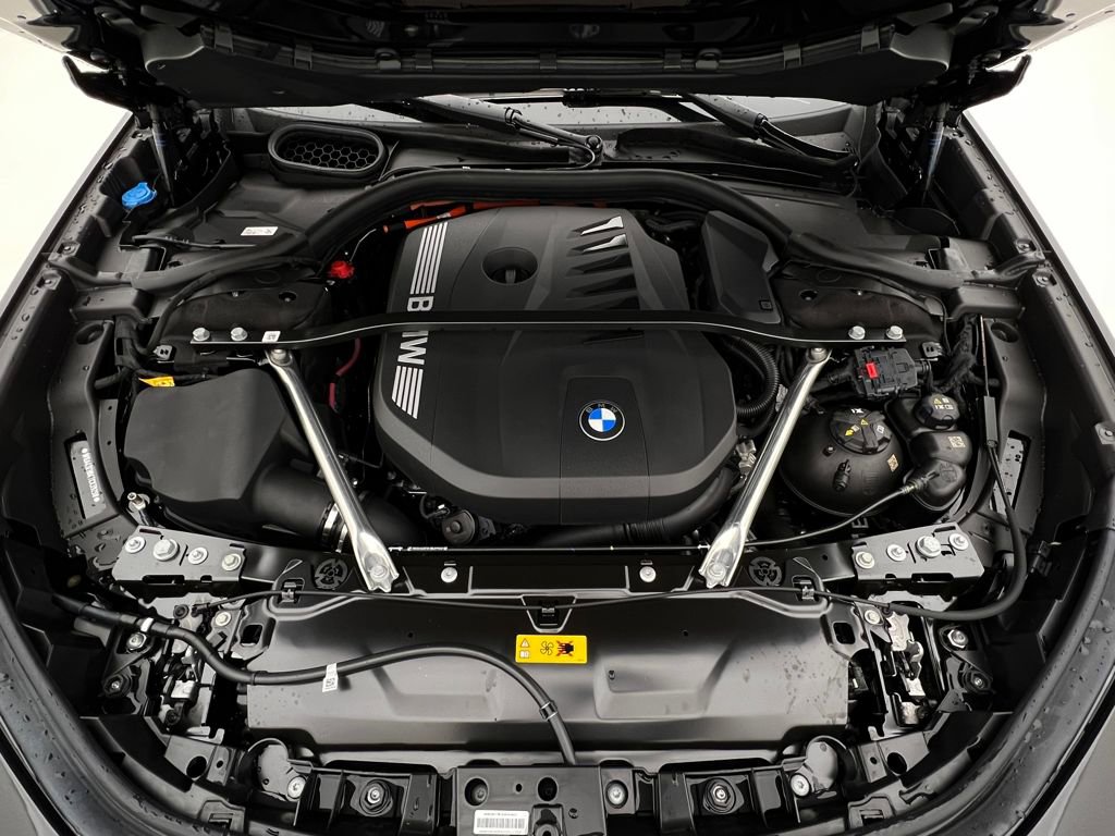 New 2026 BMW 750e xDrive w/ Executive Package image 14
