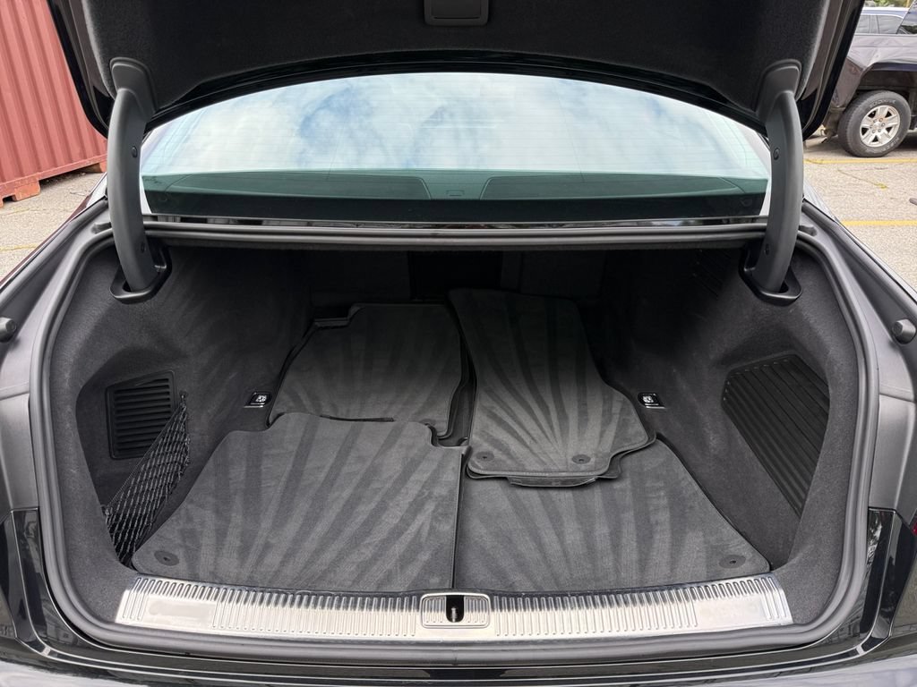 Used 2023 Audi A8 L 3.0T AWD/4WD image 26