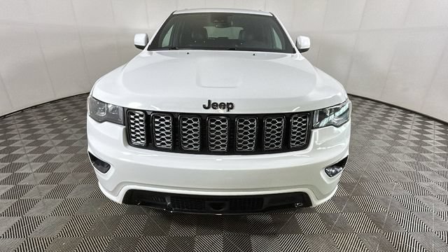 Used 2020 Jeep Grand Cherokee Altitude AWD/4WD image 7