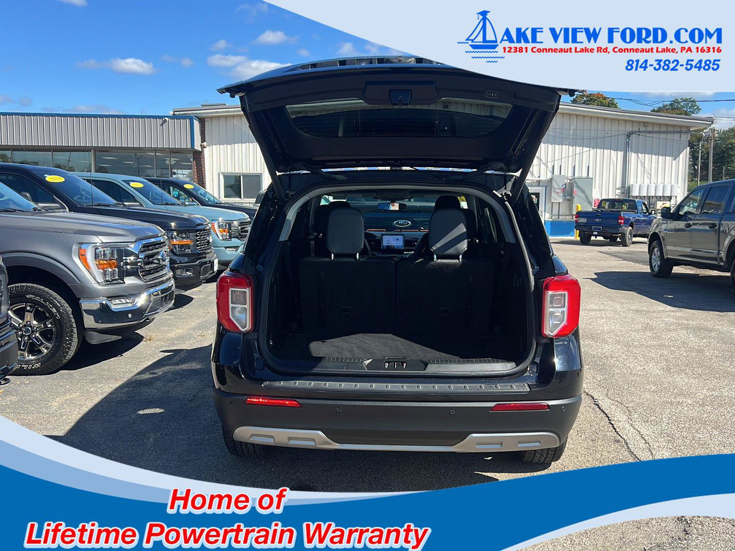 Used 2023 Ford Explorer XLT w/ Equipment Group 202A AWD/4WD image 12