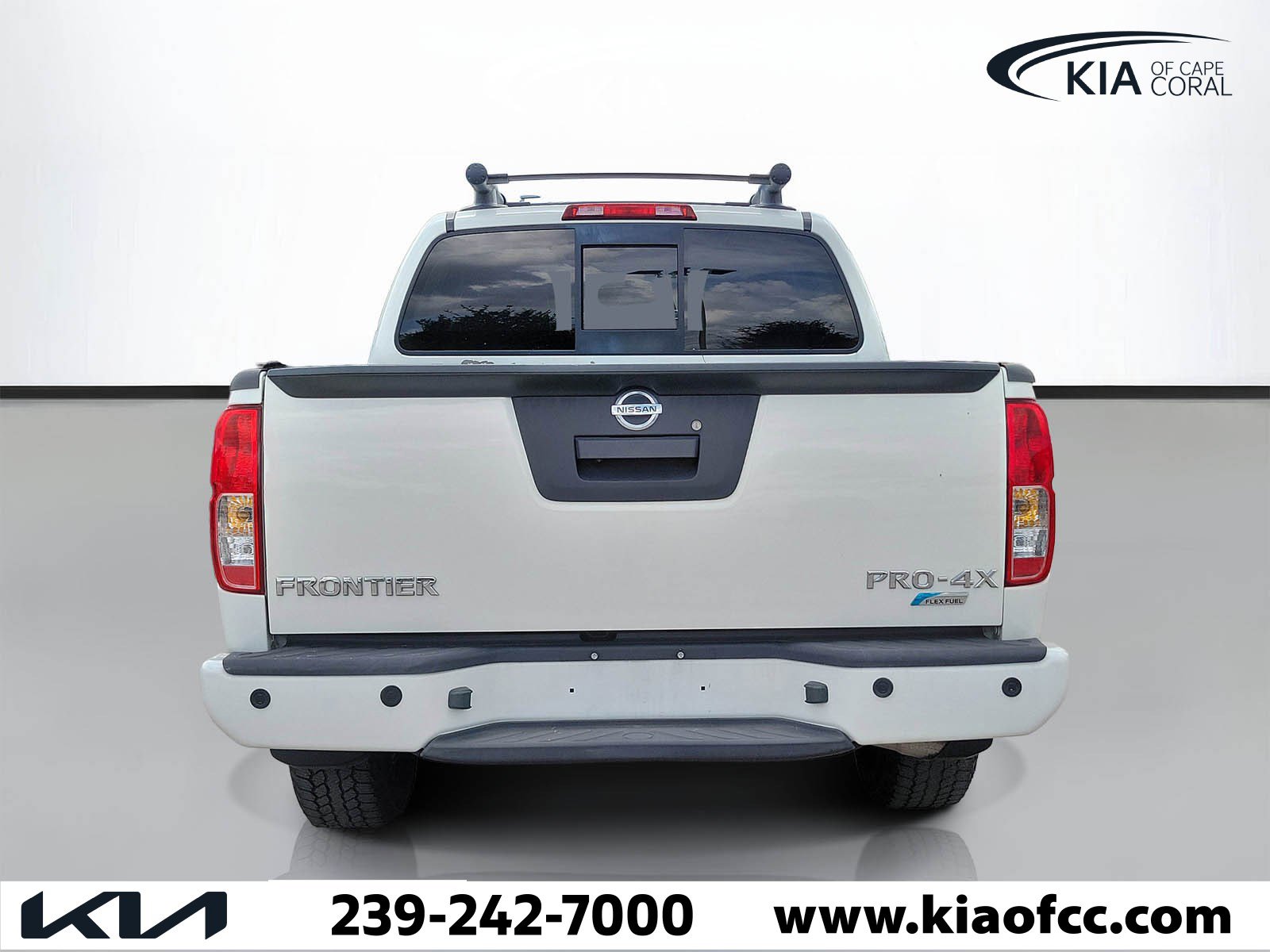 Used 2017 Nissan Frontier PRO-4X w/ Pro-4x Luxury Package image 3