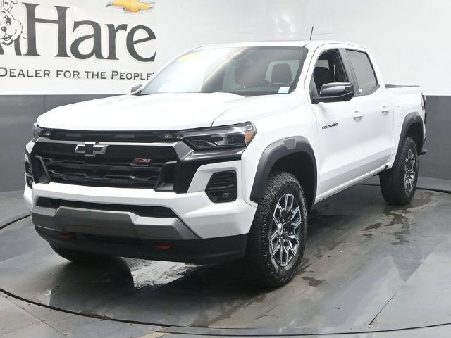 Used 2024 Chevrolet Colorado Z71 w/ Z71 Convenience Package 2 AWD/4WD image 38