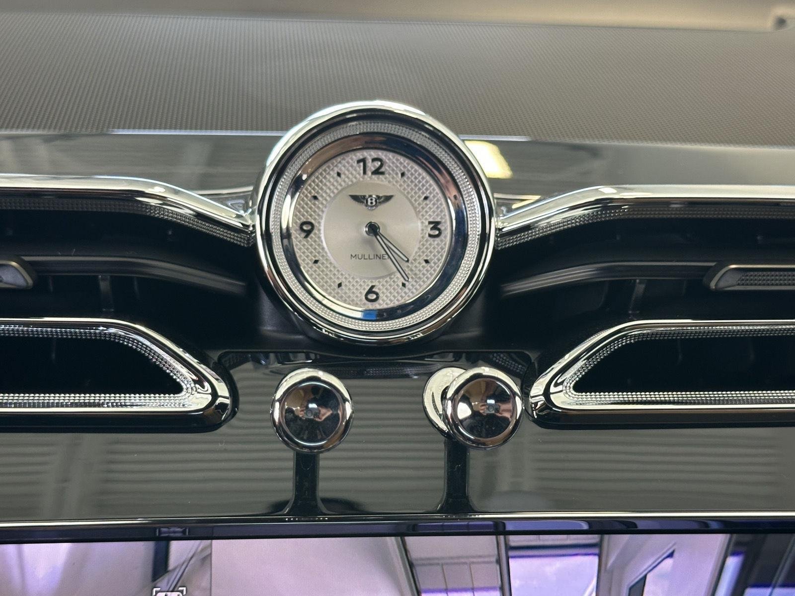 New 2026 Bentley Bentayga Extended Wheelbase AWD/4WD image 45