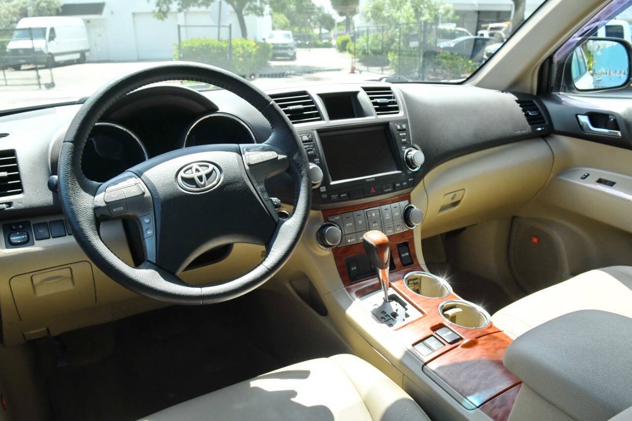Used 2010 Toyota Highlander Limited AWD/4WD image 20