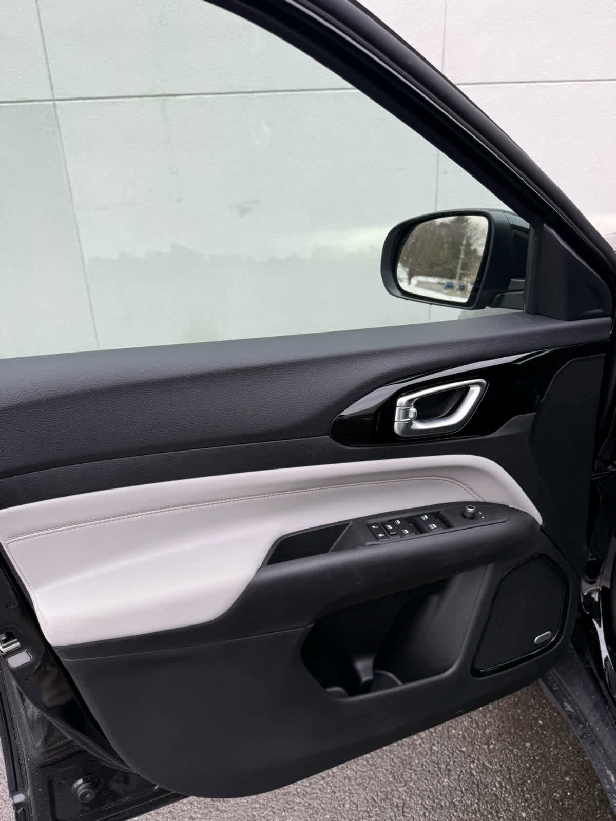 New 2026 Jeep Compass Limited w/ Sun, Sound & Navigation Group AWD/4WD image 8