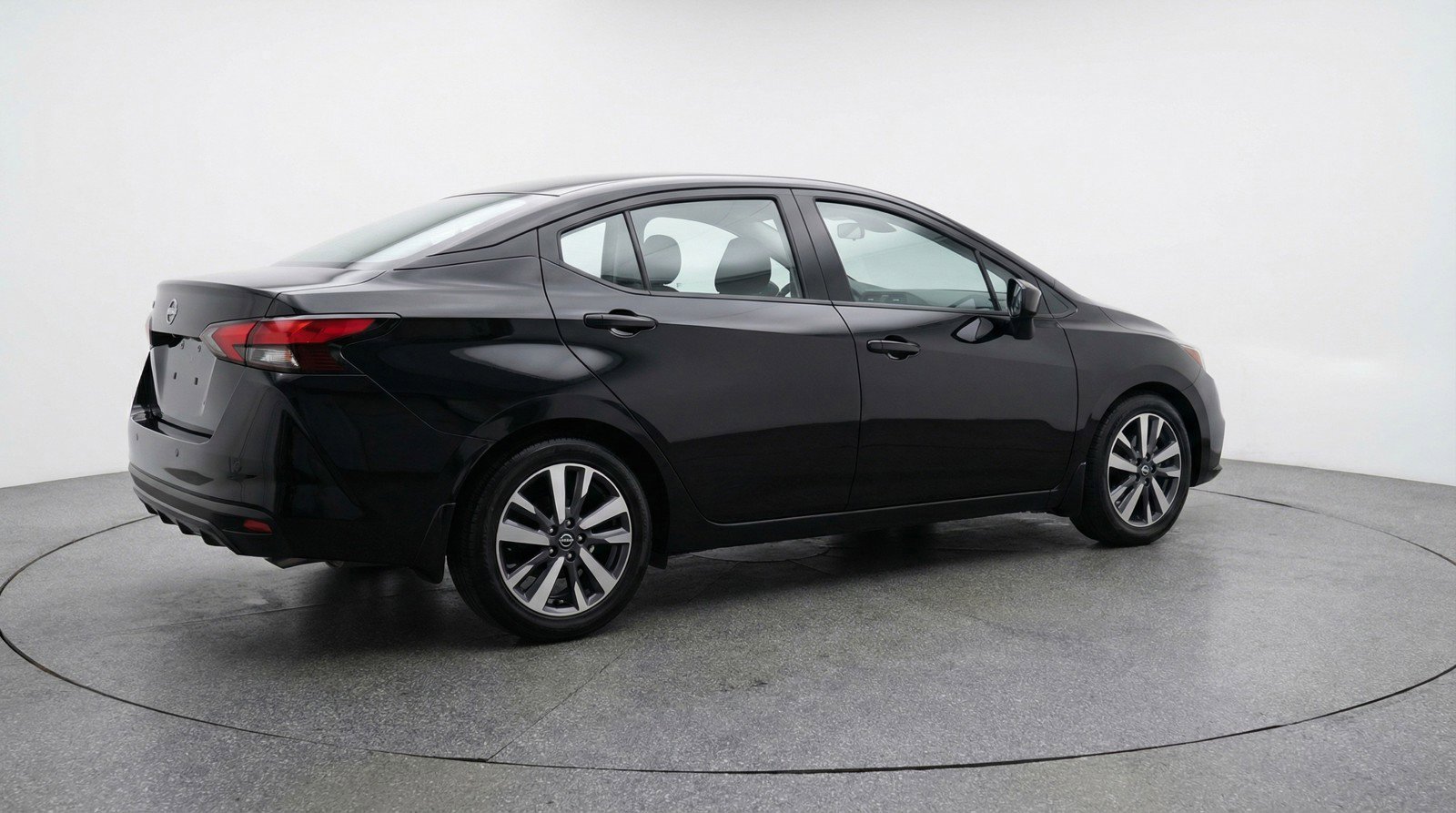 Used 2025 Nissan Versa SV FWD image 9