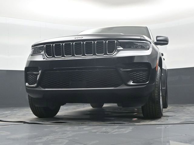New 2026 Jeep Grand Cherokee Laredo w/ MOPAR Finishing Package AWD/4WD image 44